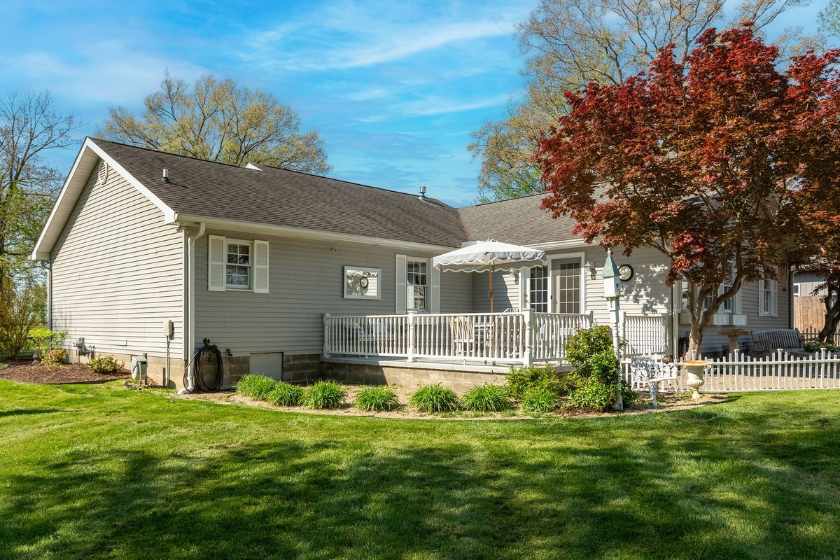 370 Woodlake Road, Eldorado, IL 62930