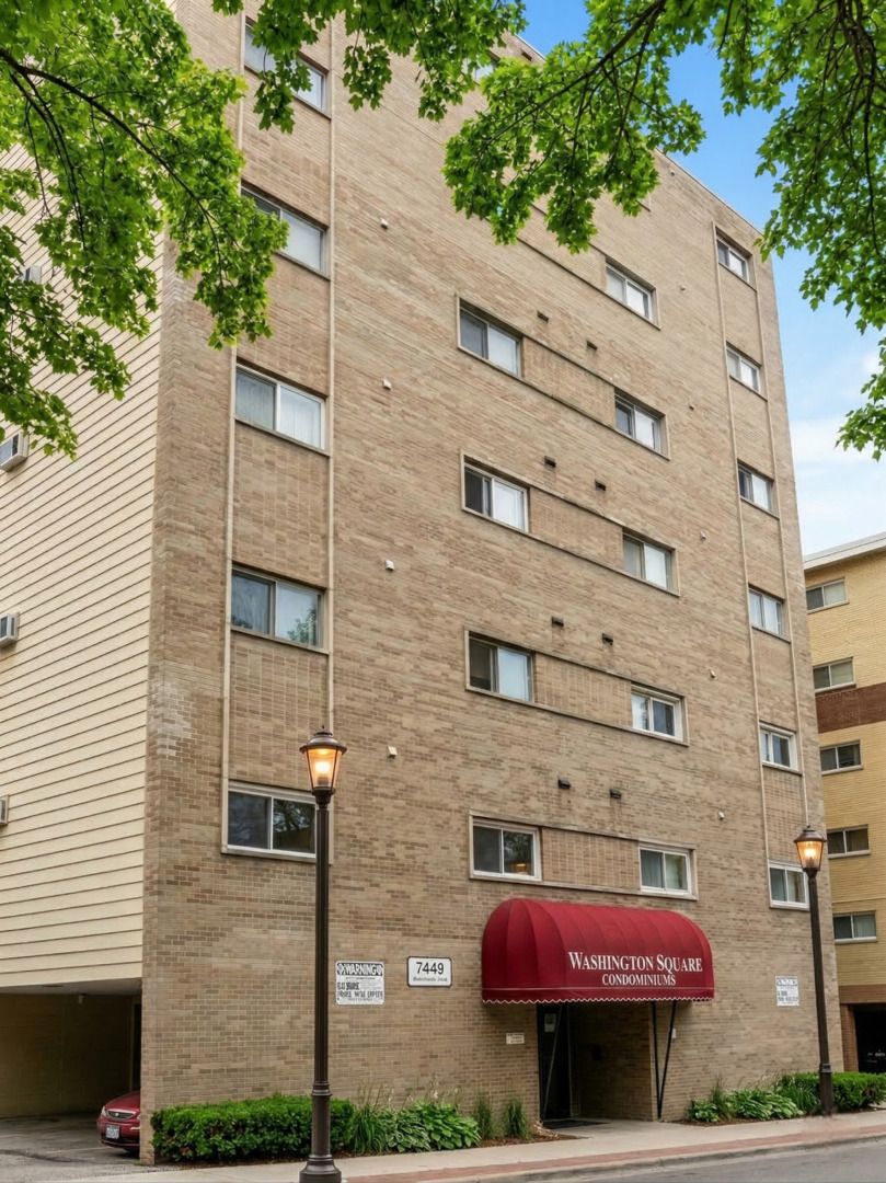 7449 Washington Street #305 — Forest Park, IL 60130