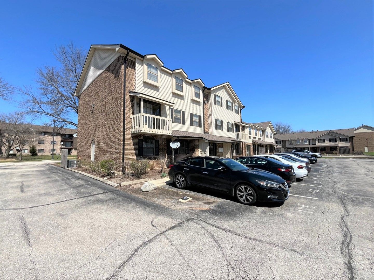 1504 W Jefferson Avenue #D — Naperville, IL 60540