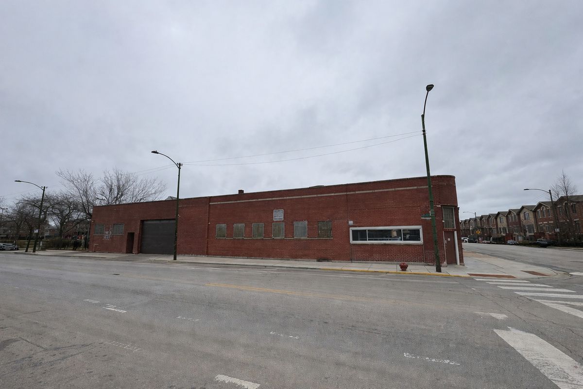 4165 Emerald Avenue, Chicago, IL 60609