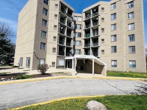 1750 N Marywood Avenue #216 — Aurora, IL 60505