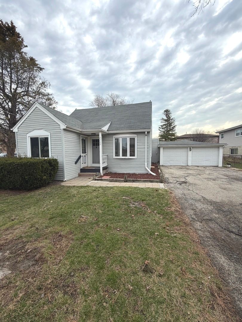 2209 DOUGLAS Avenue — Des Plaines, IL 60018
