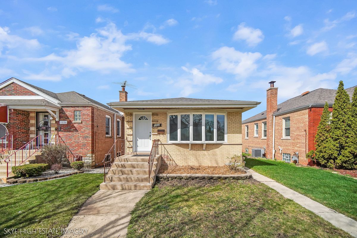11232 Albany Avenue, Chicago, IL 60655
