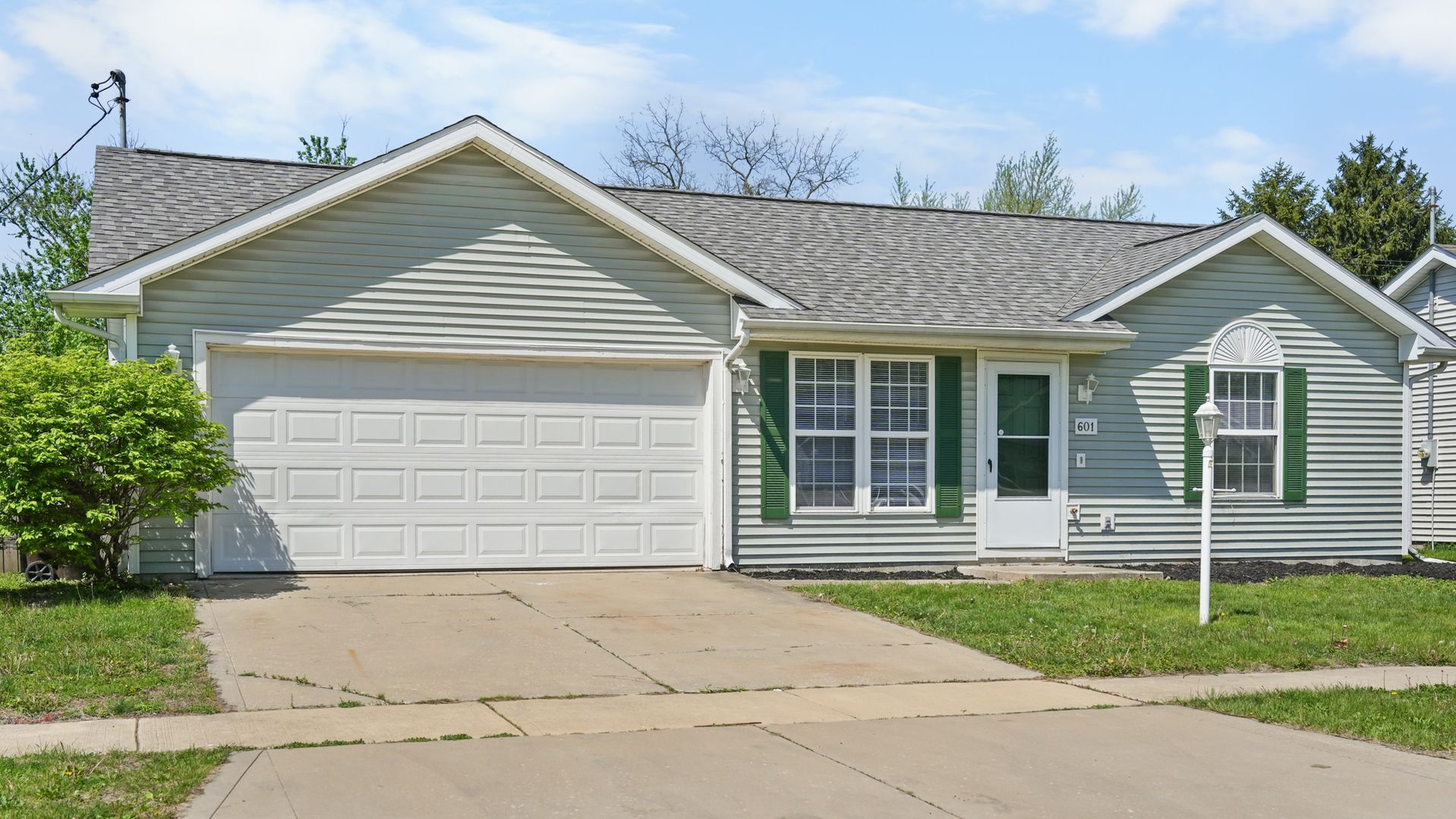 601 S Sunny Lane — Urbana, IL 61802