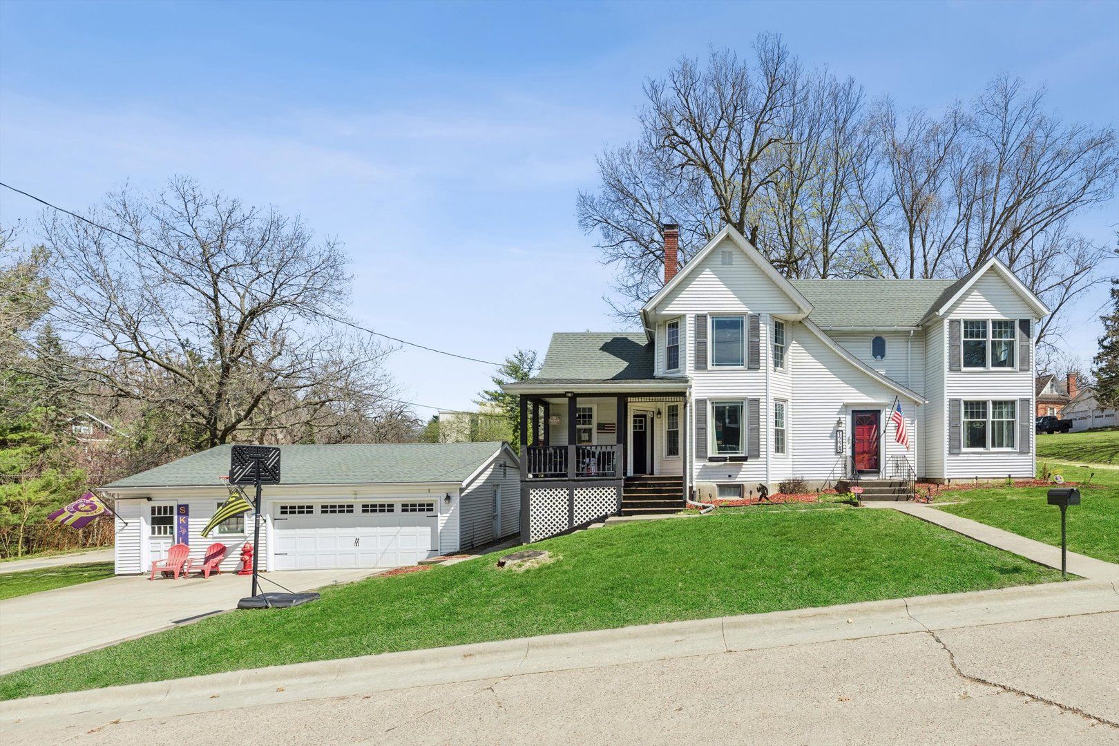 1228 Caroline Avenue — Clinton, IA 52732