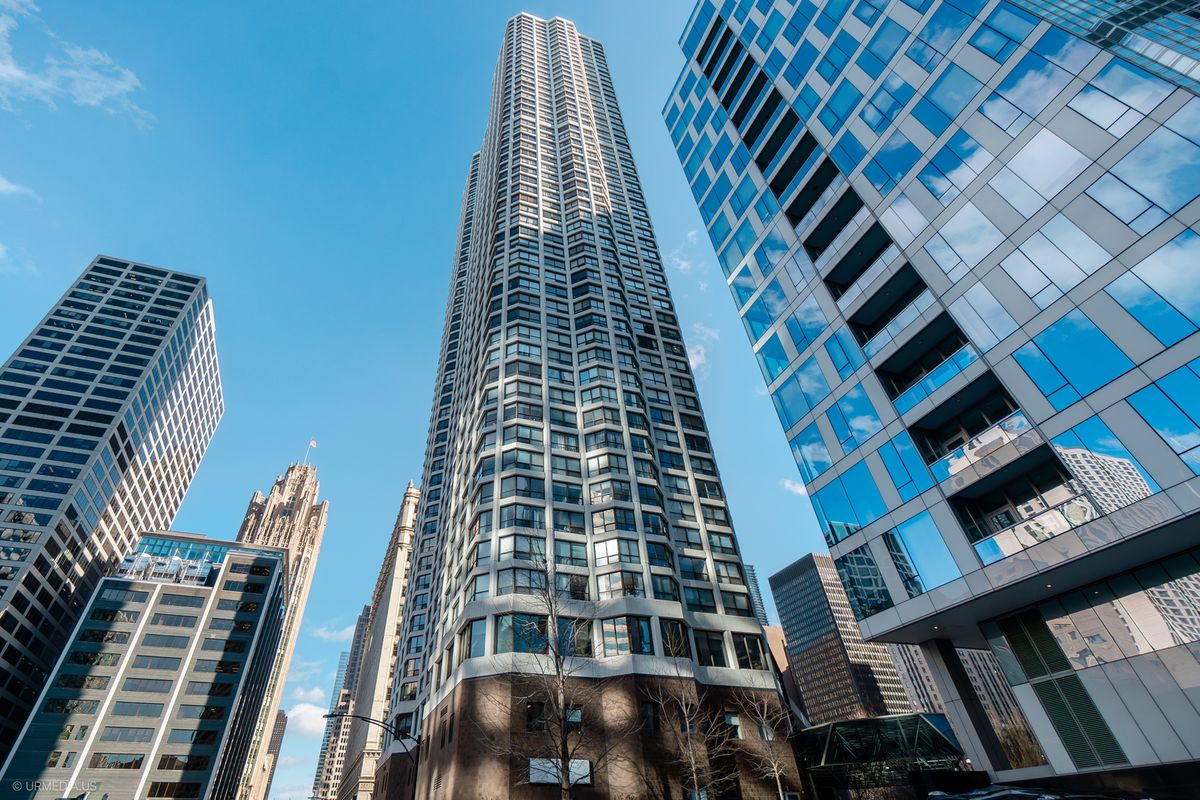 405 Wabash Avenue, Chicago, IL 60611