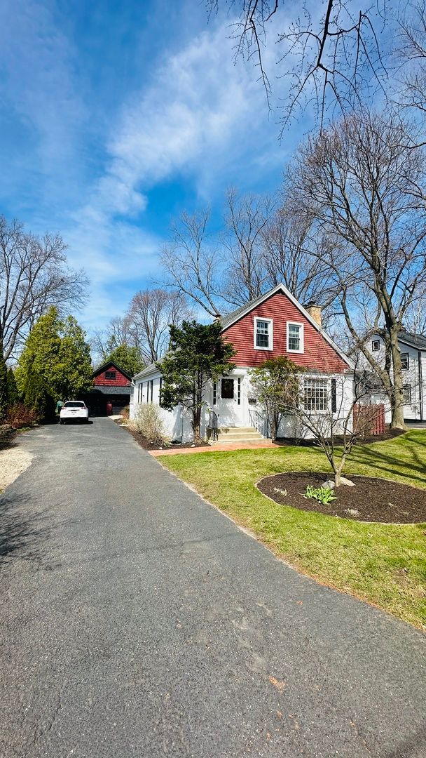 124 Crystal Lake Avenue, Crystal Lake, IL 60014