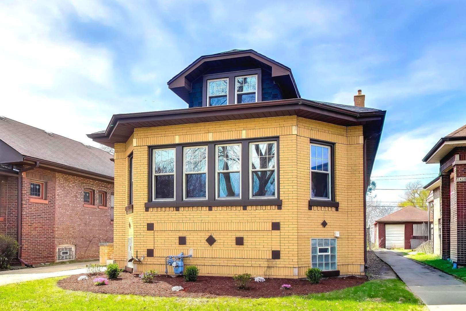 1442 S 15th Avenue — Maywood, IL 60153