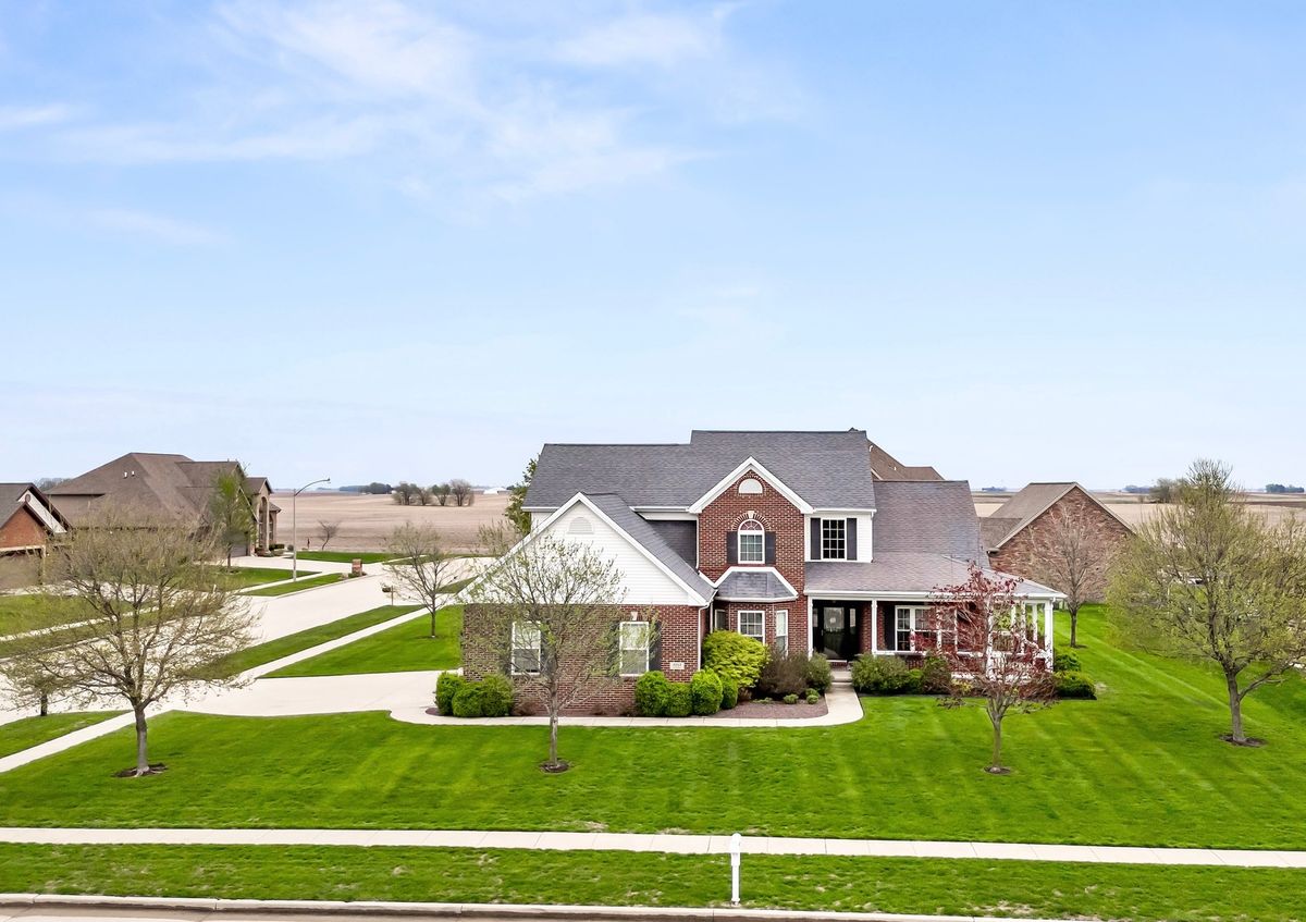 2213 Tyler Trail, Bloomington, IL 61704