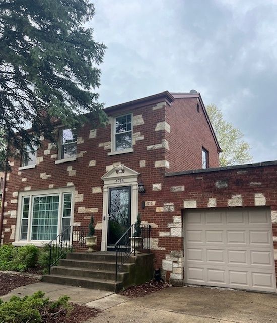 4716 Wolf Road — Western Springs, IL 60558