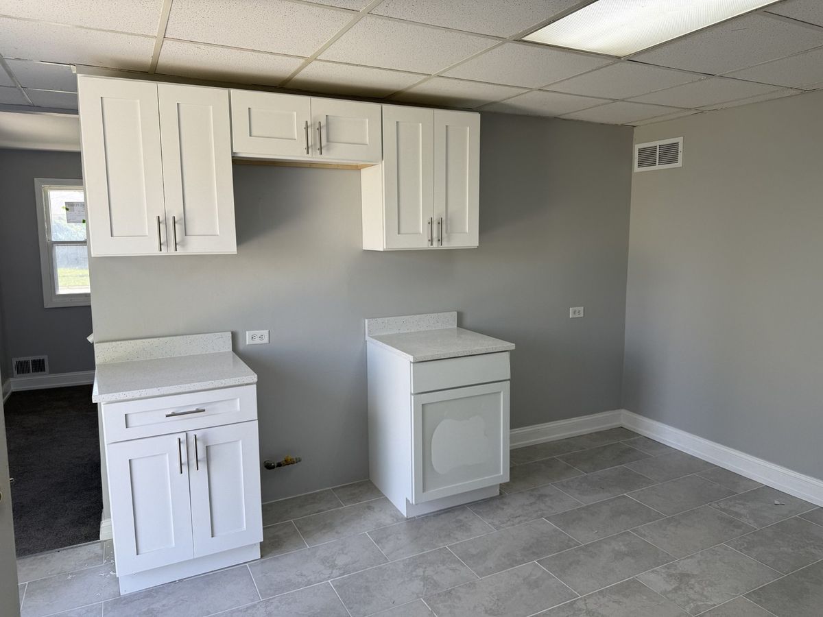 17 W 30th Place, Steger, IL 60475
