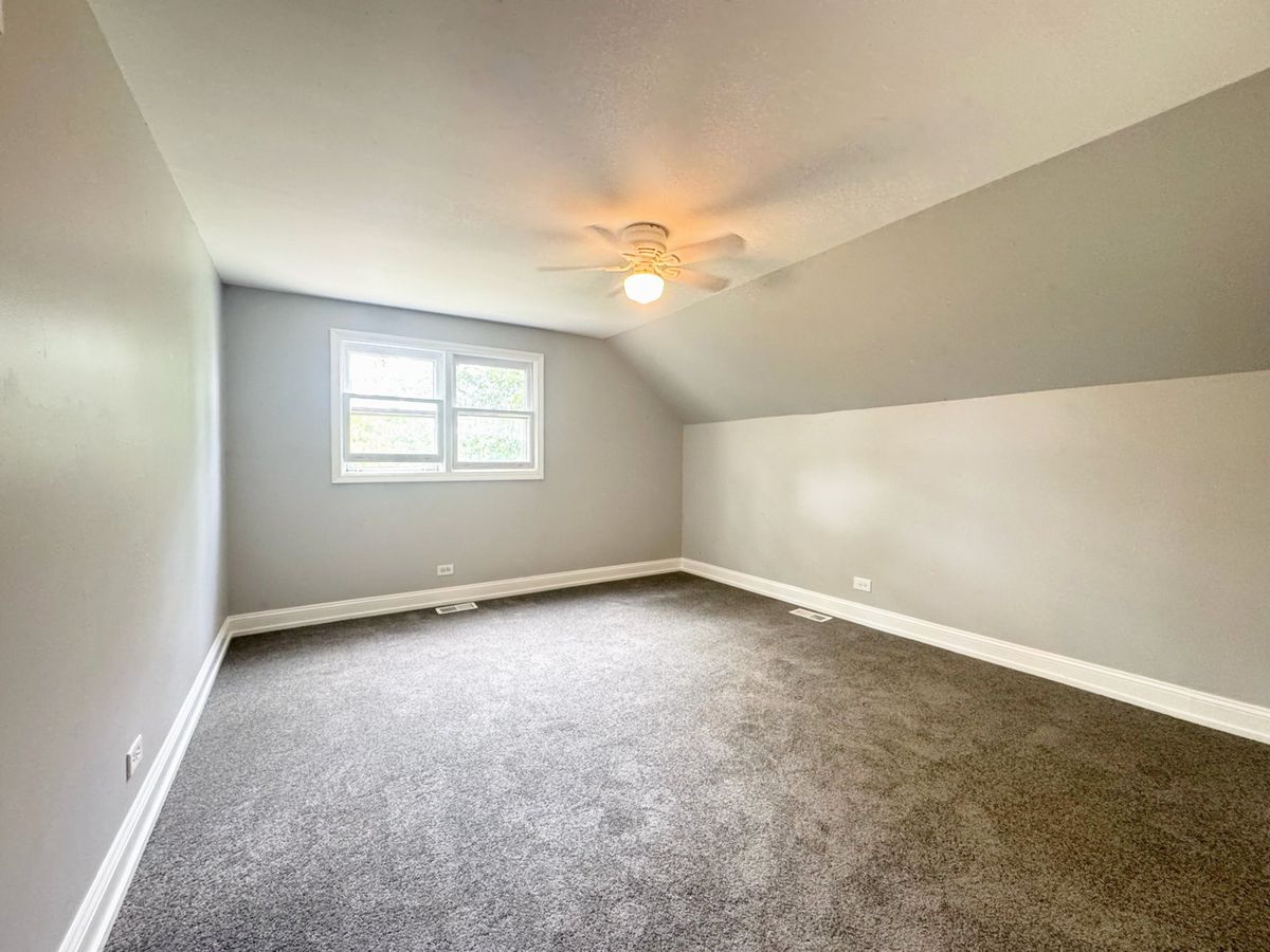 17 W 30th Place, Steger, IL 60475