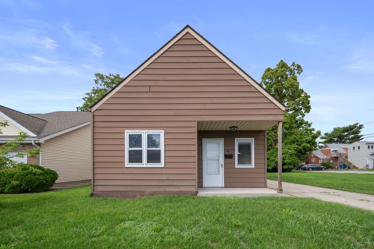 17 W 30th Place, Steger, IL 60475