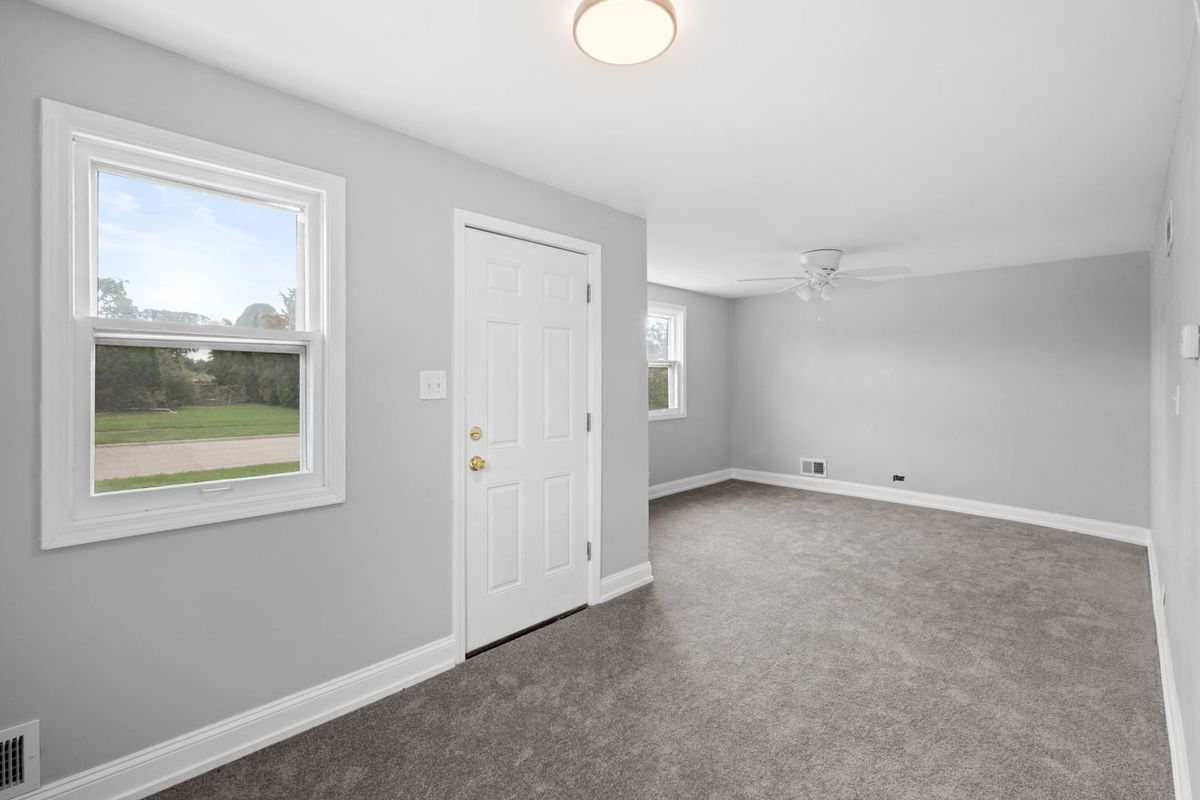 17 W 30th Place, Steger, IL 60475