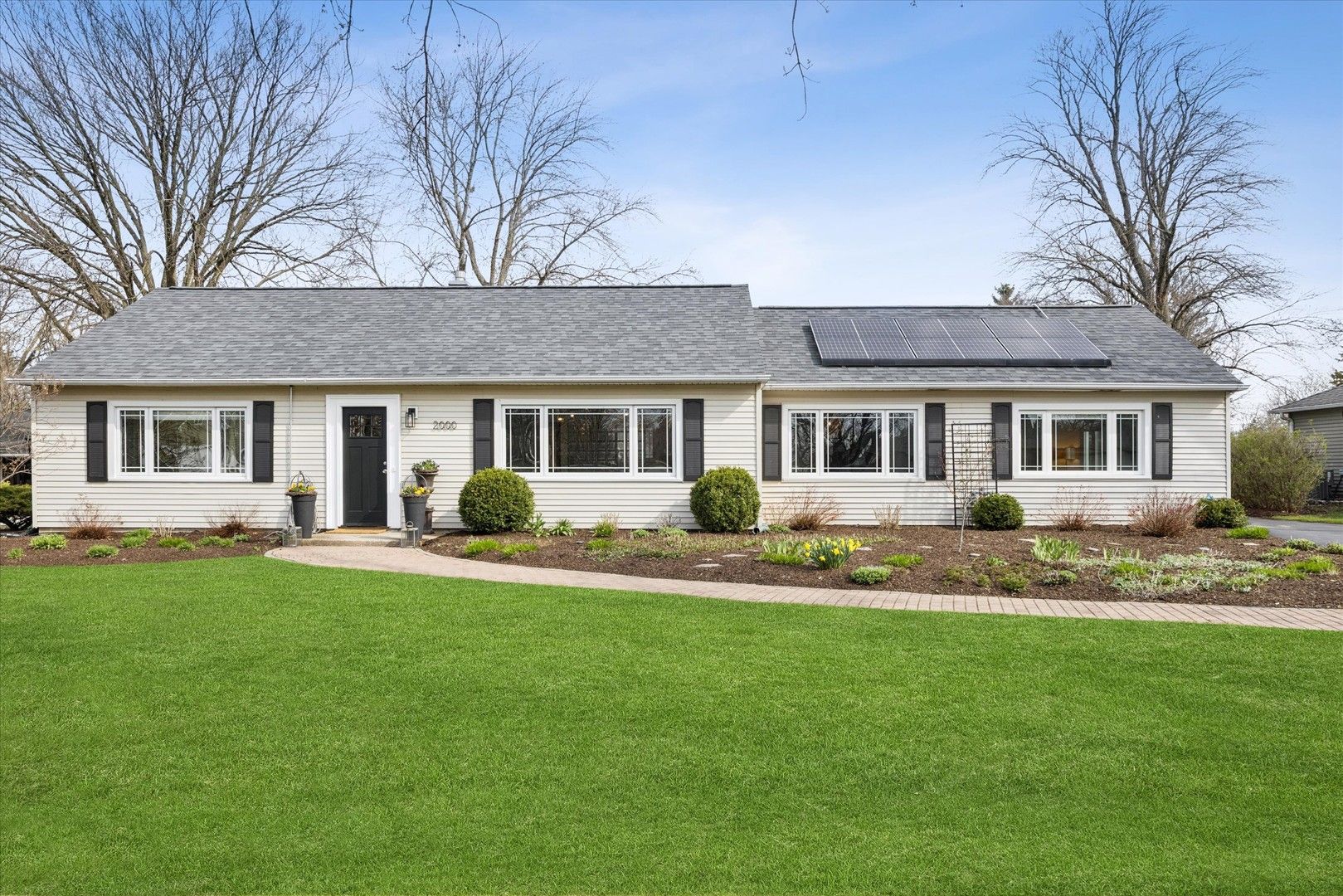 2000 W 55th Place — La Grange Highlands, IL 60525