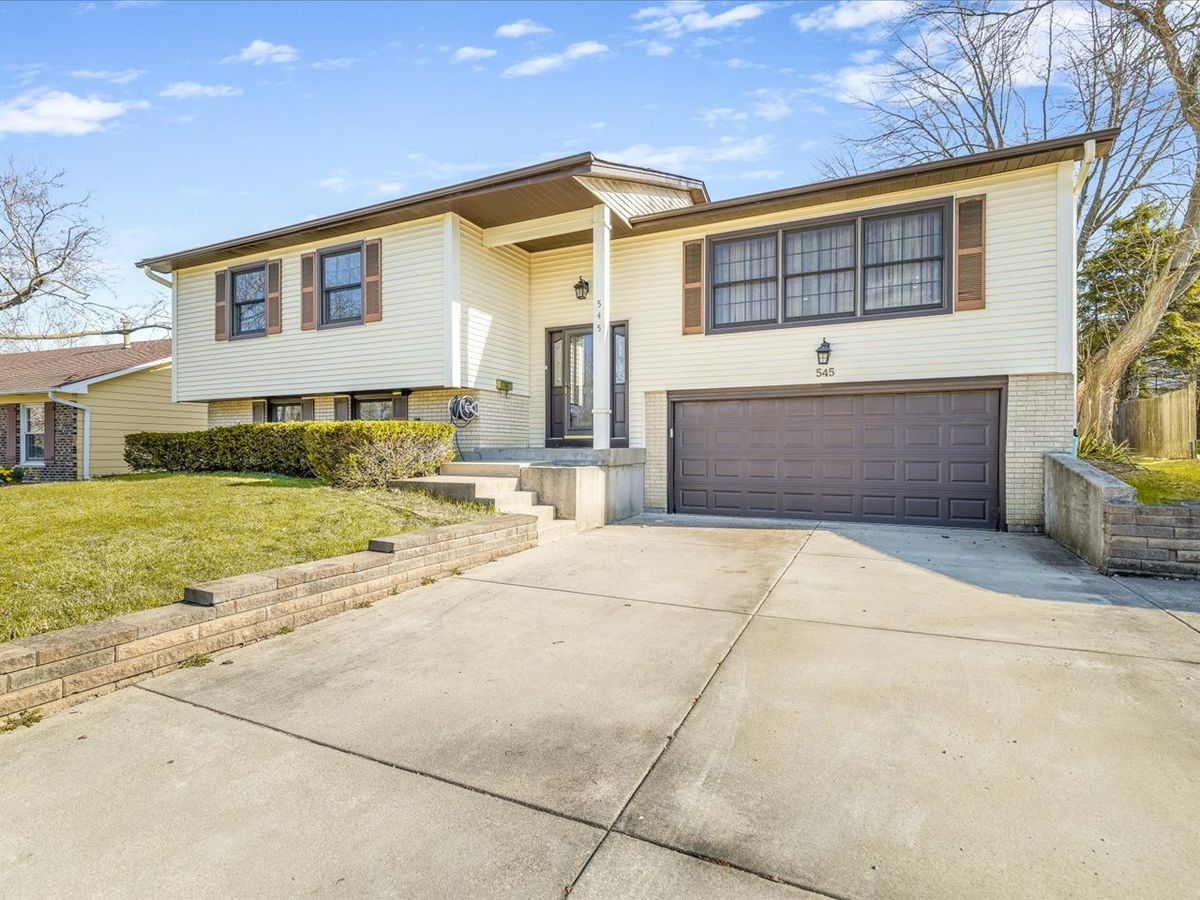 545 Andrew Lane, Lake Zurich, IL 60047