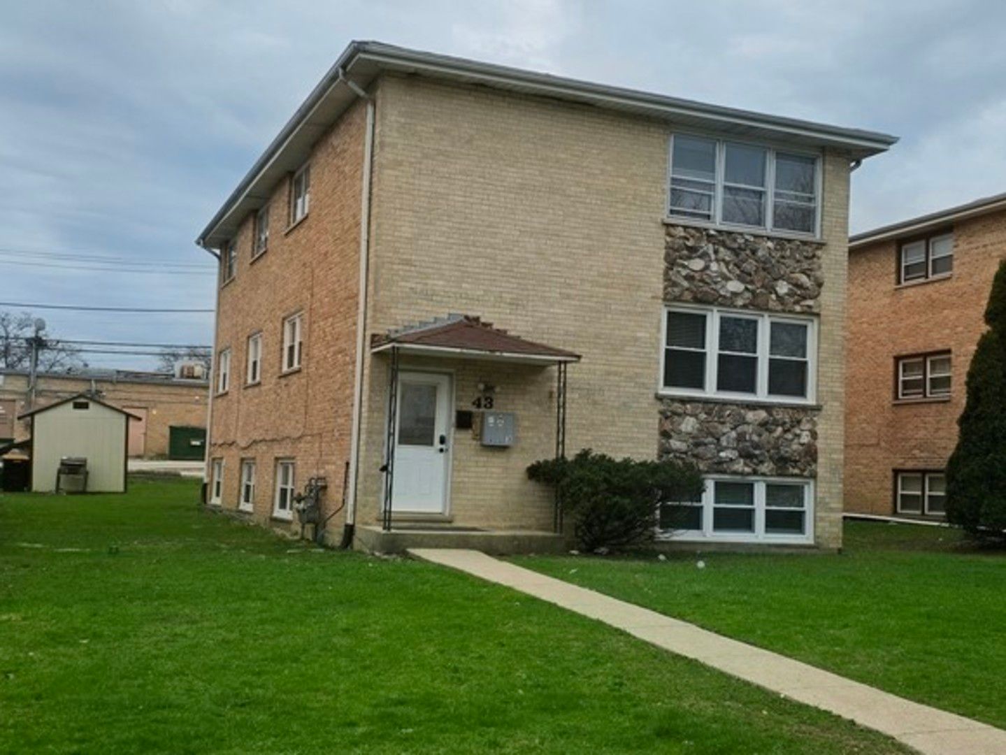 43 Ann Street — Lombard, IL 60148