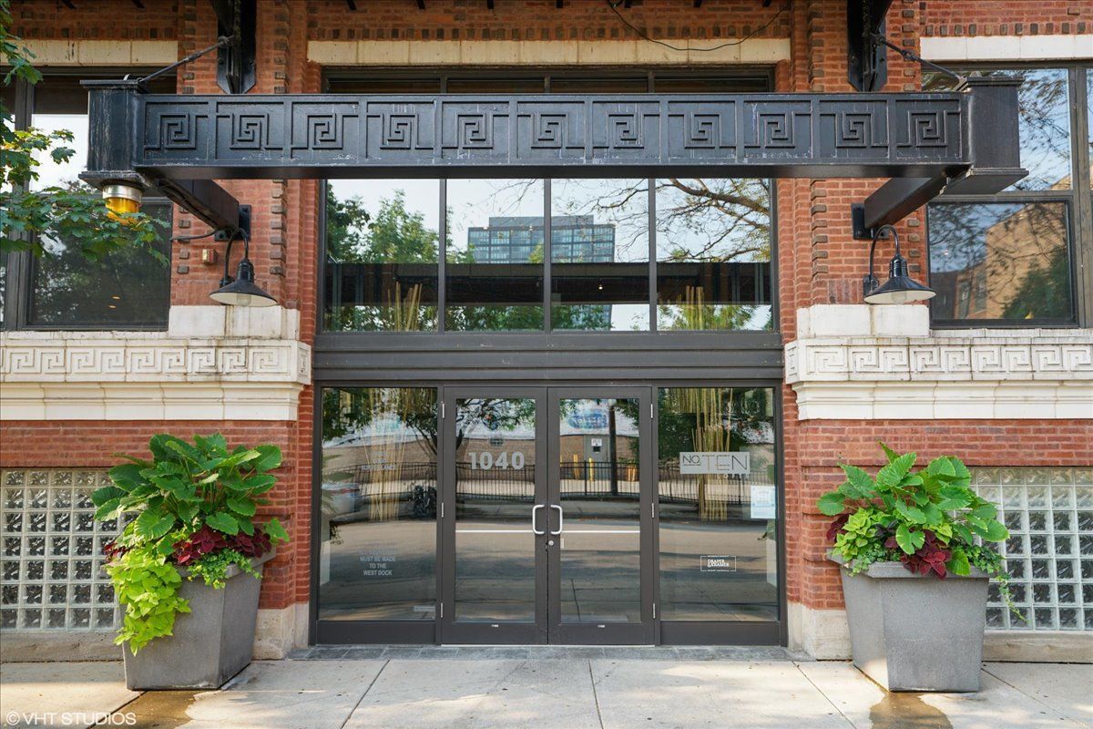 1040 W Adams Street #110 — Chicago, IL 60607