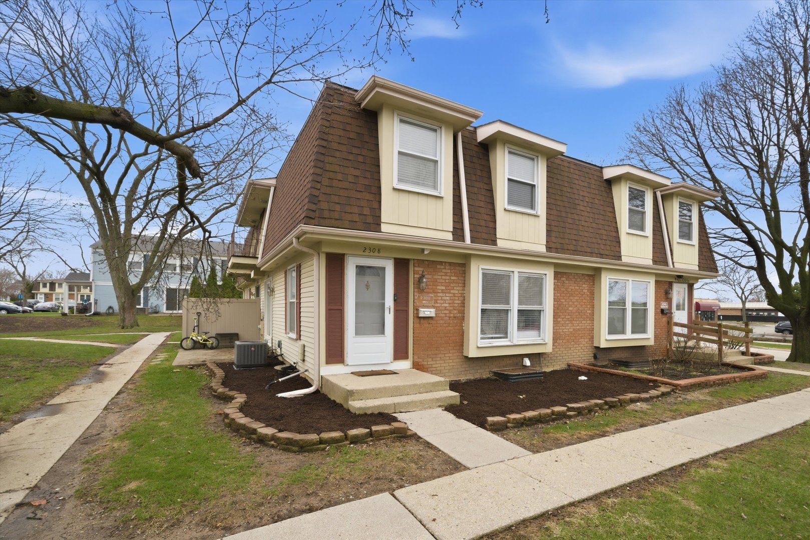 2308 Andover Court — Schaumburg, IL 60194