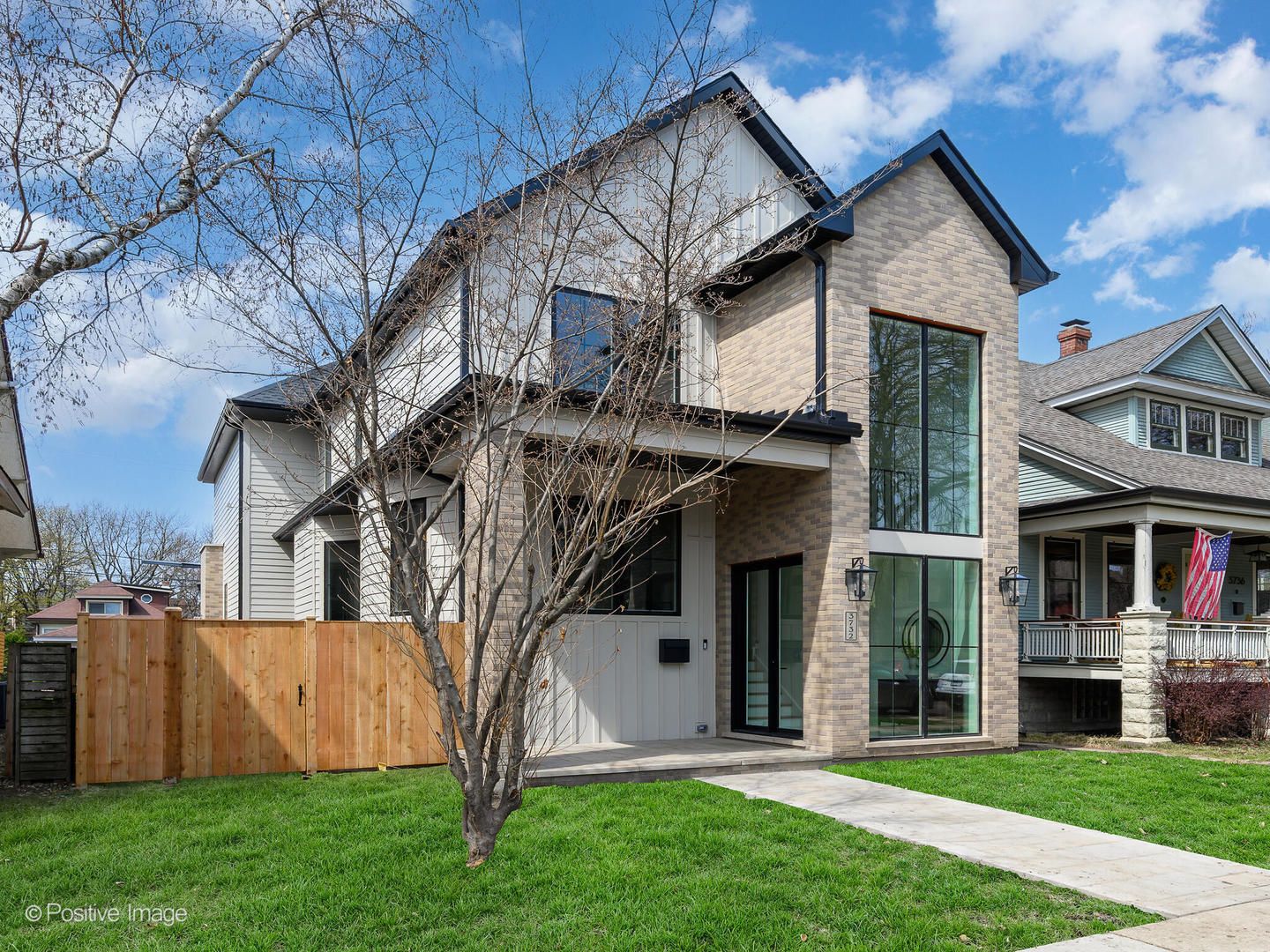 3732 N Lowell Avenue — Chicago, IL 60641