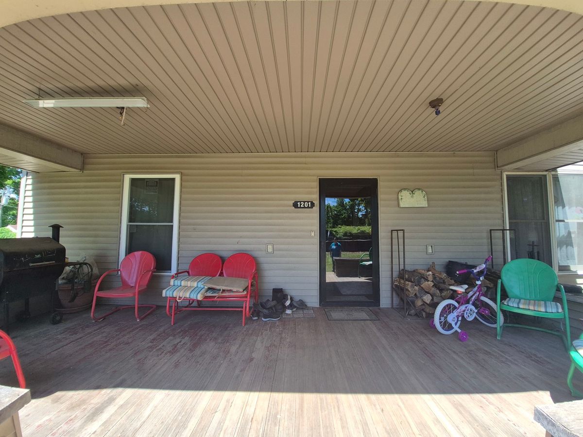 1201 Fairview Road, Rosiclare, IL 62982