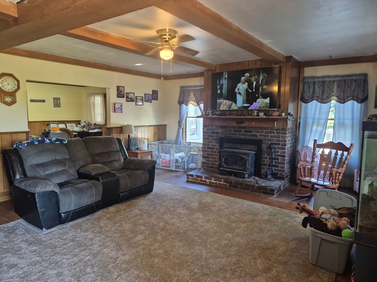 1201 Fairview Road, Rosiclare, IL 62982