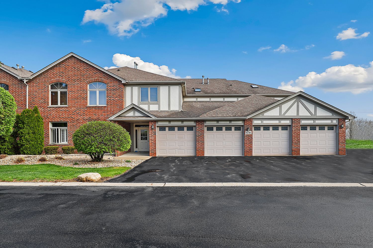 6230 Misty Pines Drive #1 — Tinley Park, IL 60477