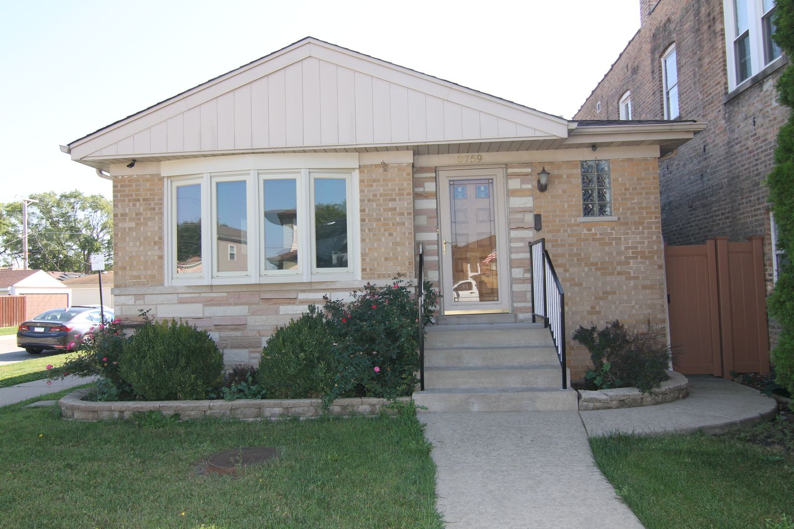 3759 N Pioneer Avenue — Chicago, IL 60634
