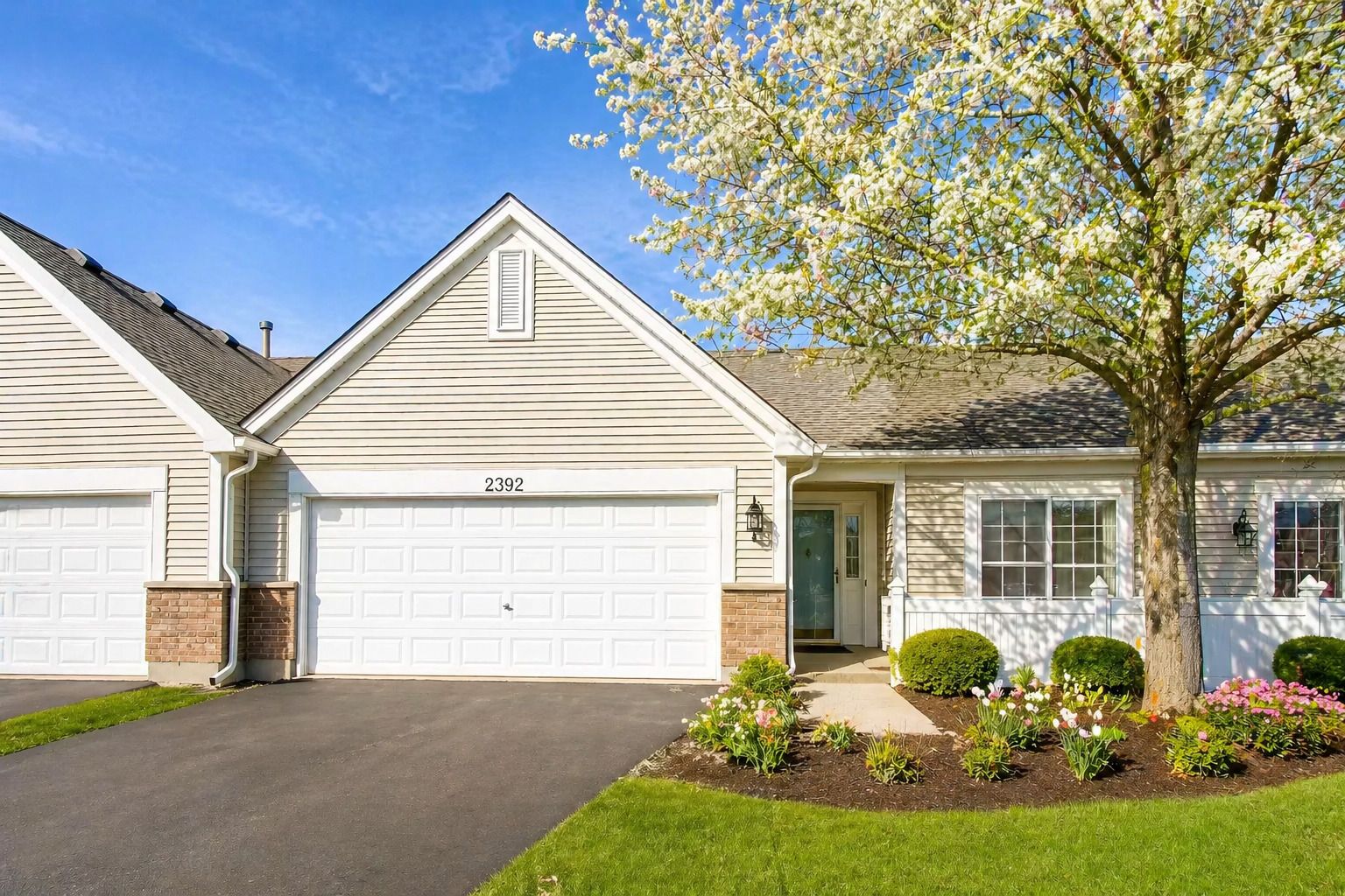 2392 Carillon Drive — Grayslake, IL 60030