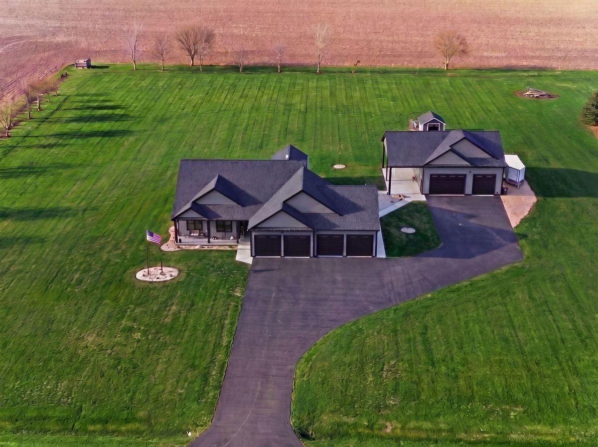 2401 N 4350th Road, Sheridan, IL 60551
