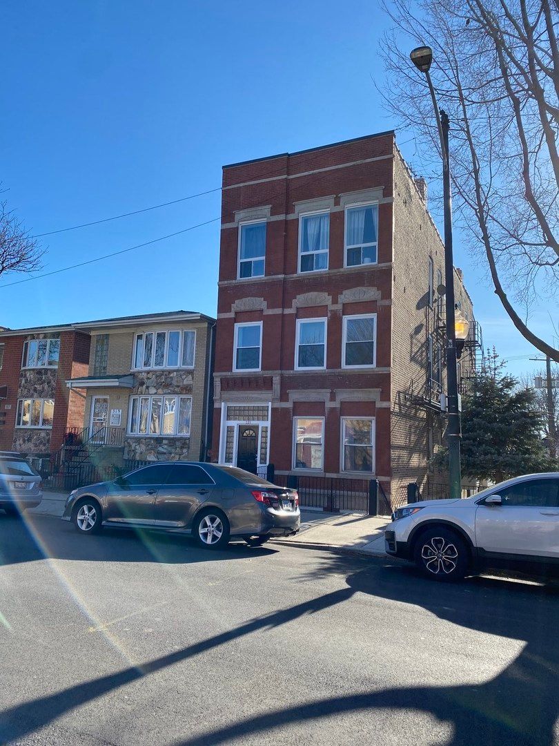 321 24th Street, Chicago, IL 60616