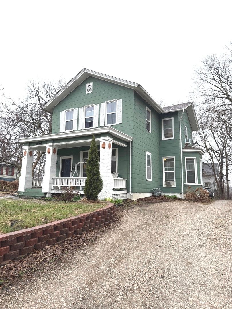 2004 13th Street, Davenport, IA 52803