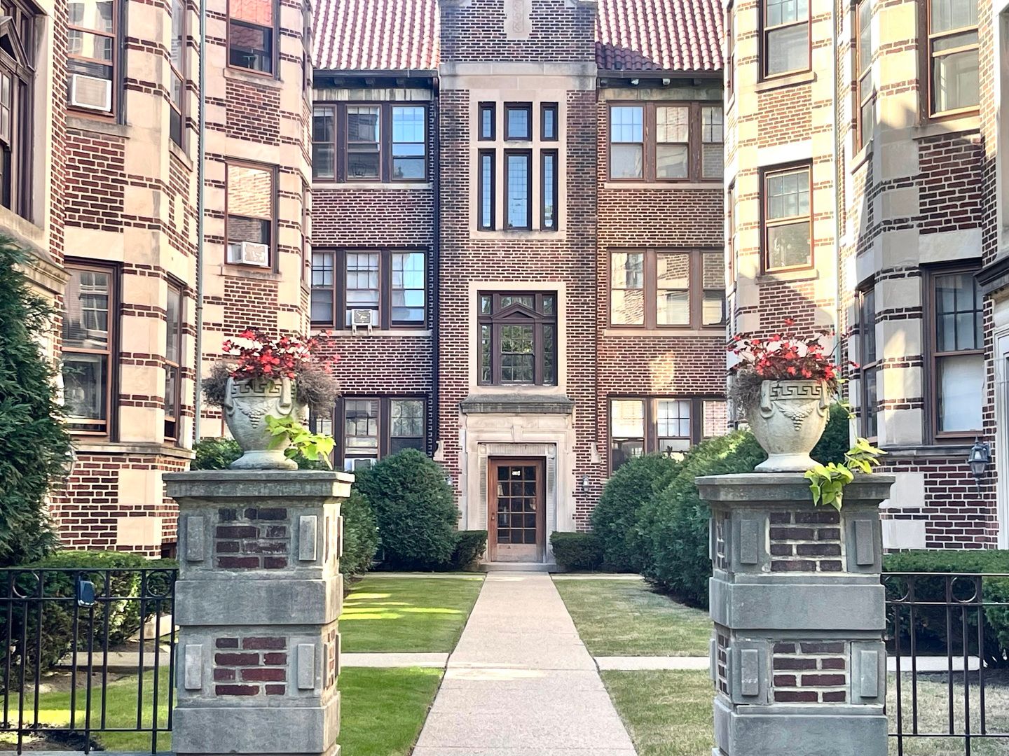 612 Sheridan Road #1 — Evanston, IL 60202