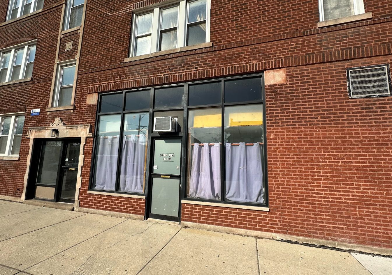 2354 N Saint Louis Avenue — Chicago, IL 60647