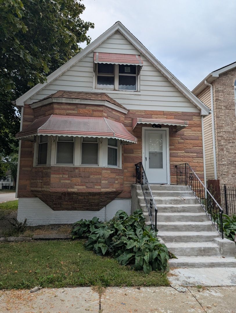8601 S Kingston Avenue — Chicago, IL 60617
