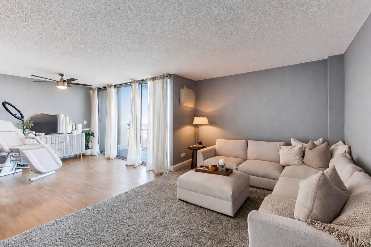 1043 S York Road #501, Bensenville, IL 60106