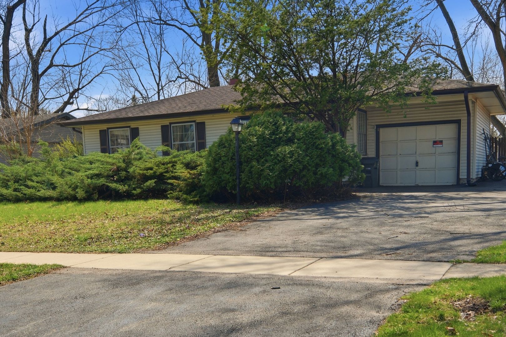 30W125 Claymore Lane — Naperville, IL 60563