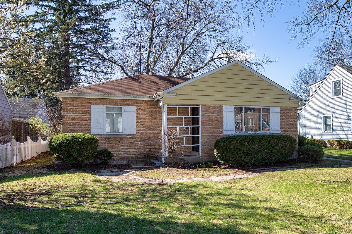 2325 Illinois Road, Northbrook, IL 60062