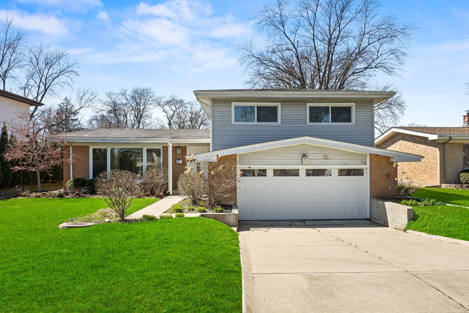 215 HIBBARD Road — Wilmette, IL 60091
