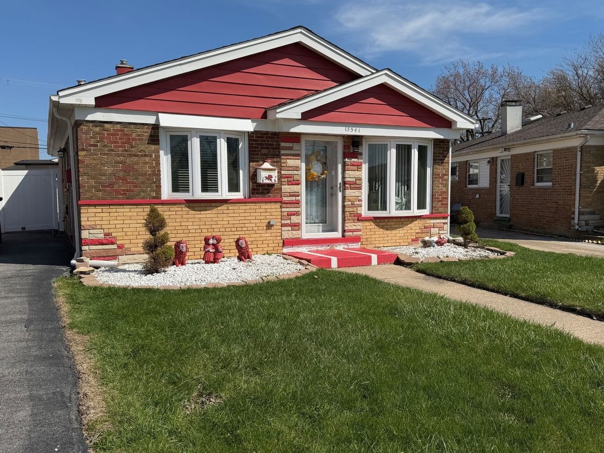 15541 6th Avenue, Phoenix, IL 60426