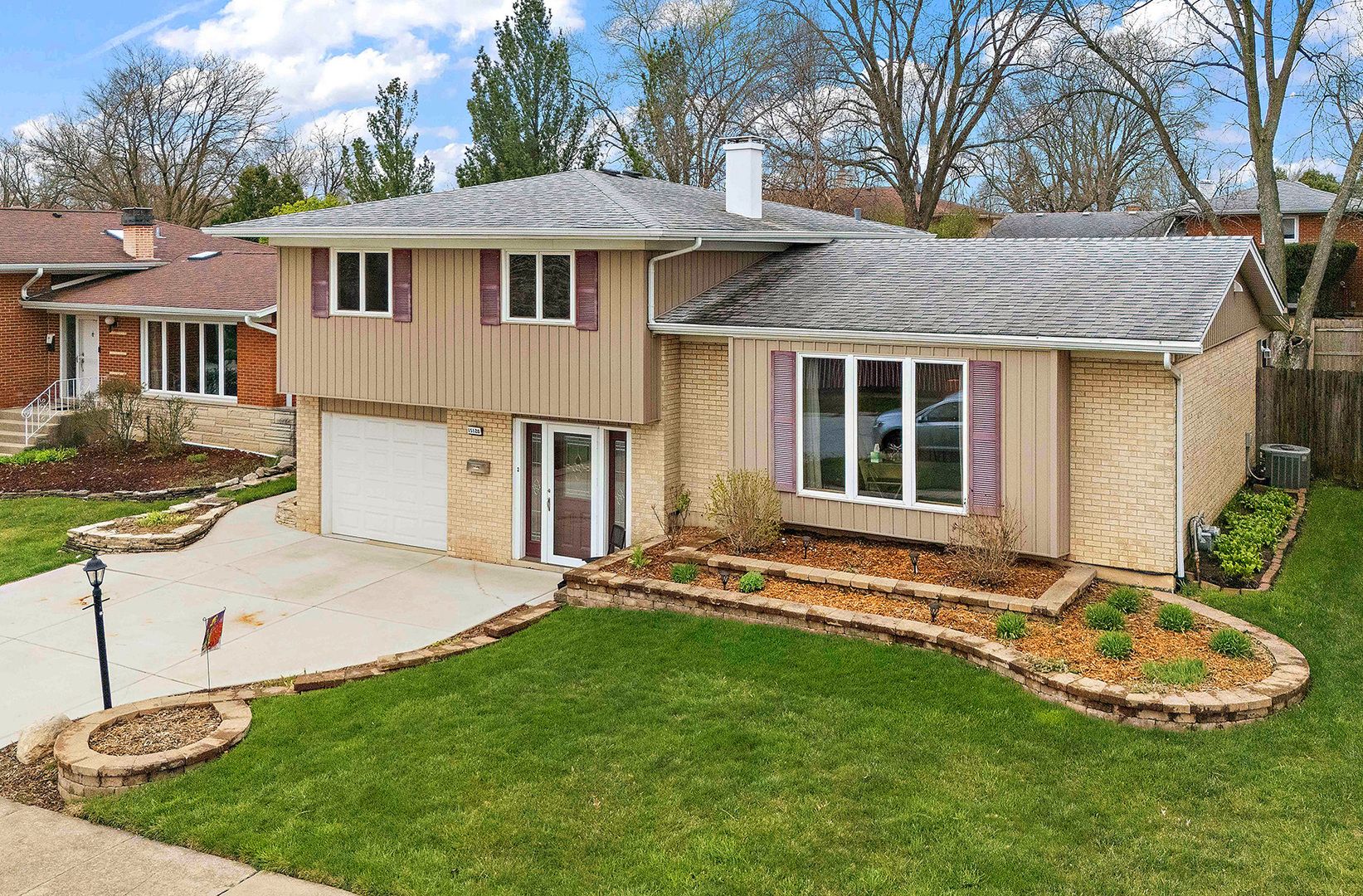 15120 Spruce Lane — Oak Forest, IL 60452