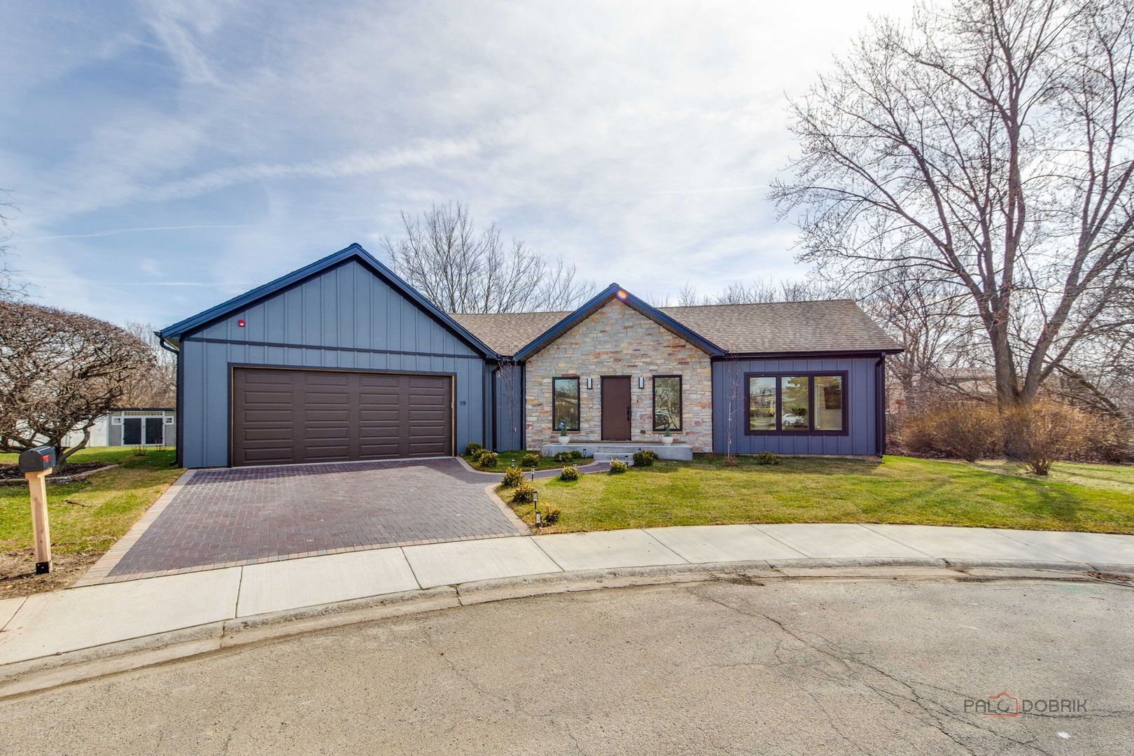 19 Marina Drive — Des Plaines, IL 60016