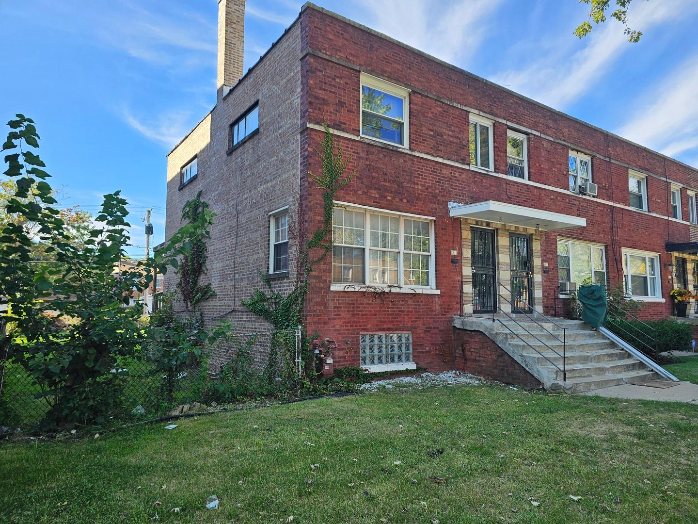 8610 S Ingleside Avenue — Chicago, IL 60619
