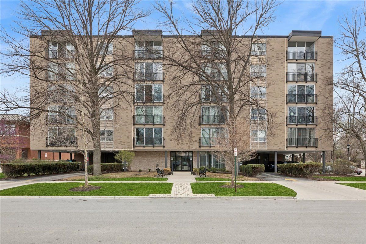 424 Park Avenue #501 — River Forest, IL 60305