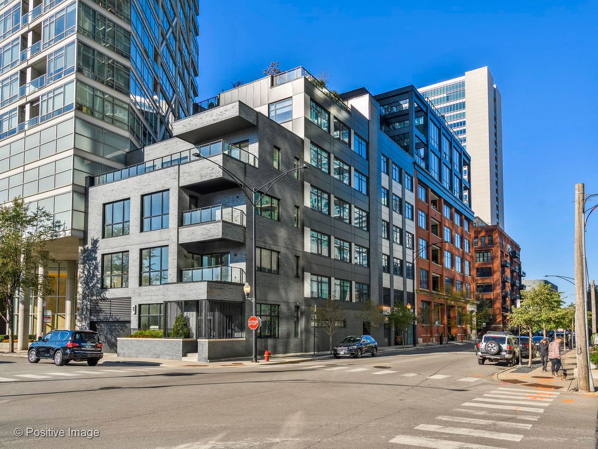 668 KINGSBURY Street, Chicago, IL 60654