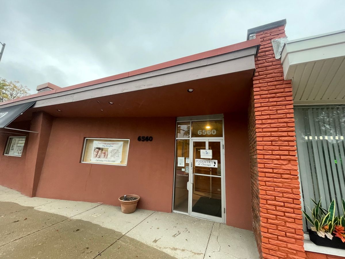 6560 Higgins Avenue, Chicago, IL 60656