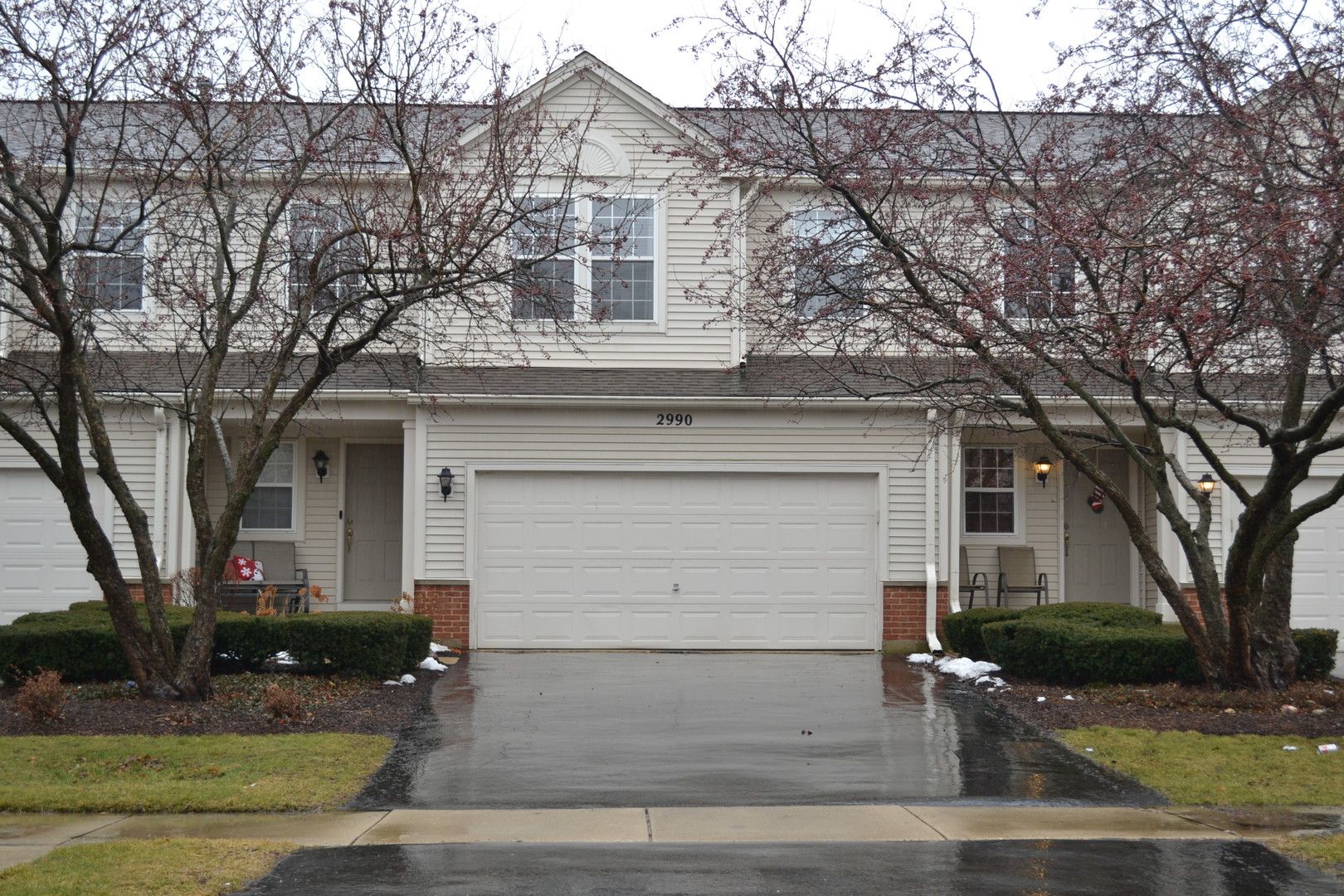 2990 Peachtree Circle — Aurora, IL 60502