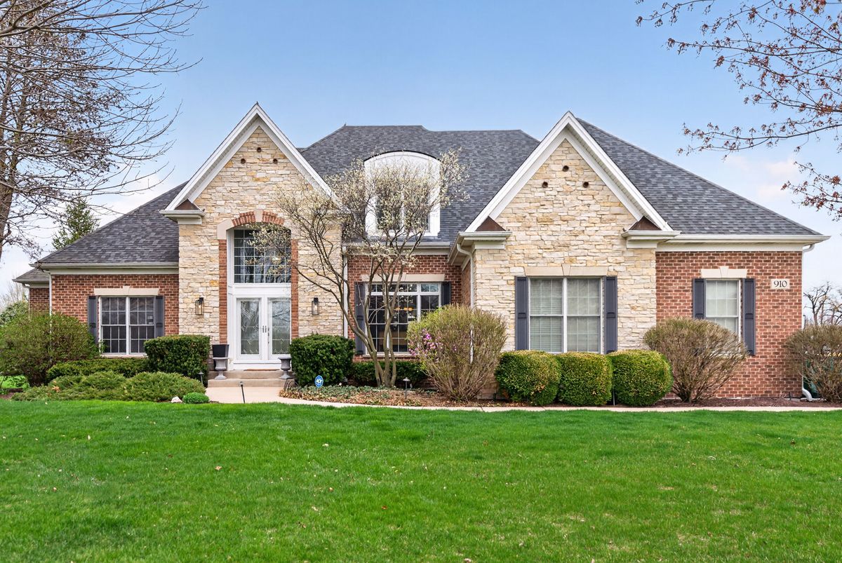 910 Freedom Circle, Sycamore, IL 60178