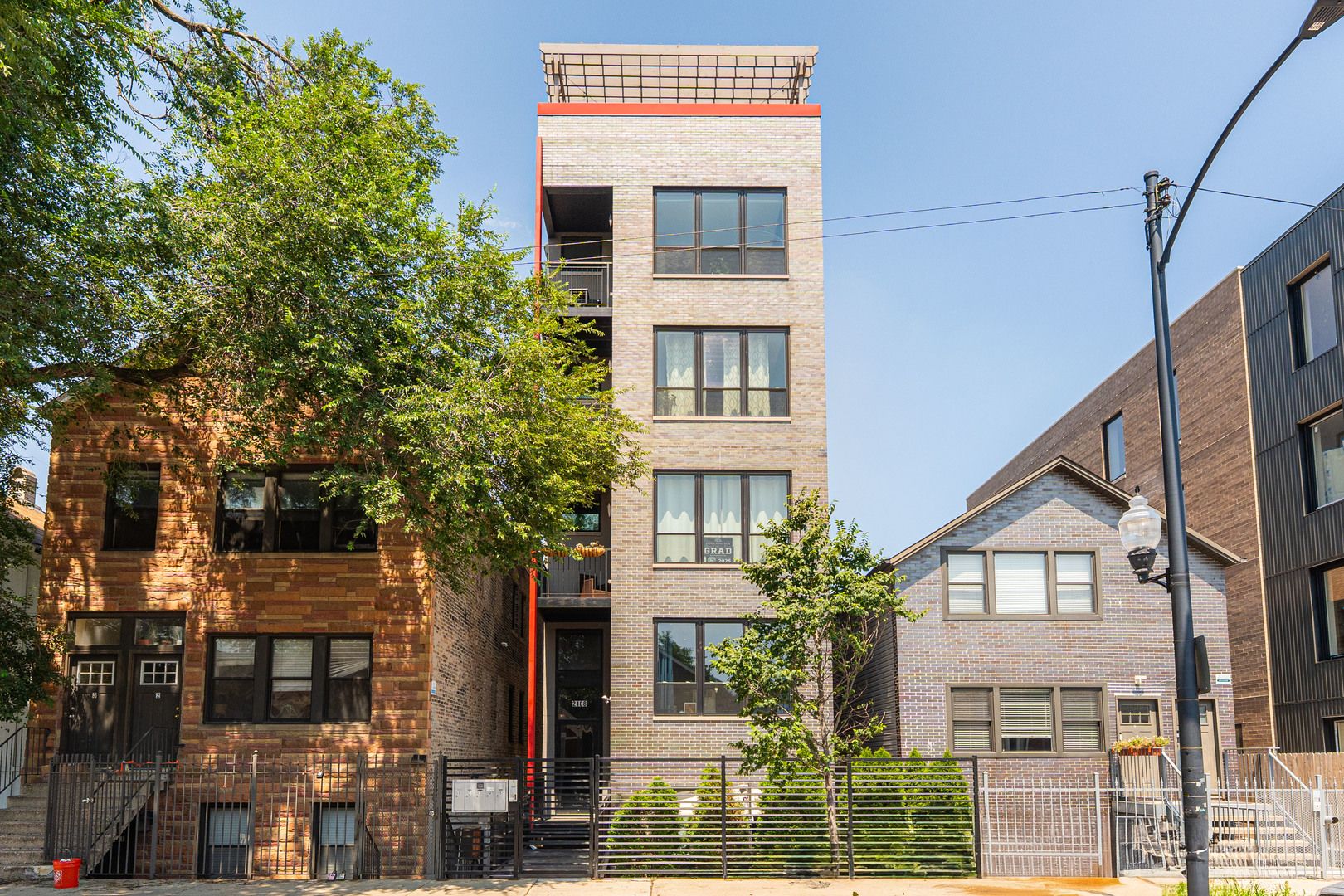 2108 W 18th Place #2 — Chicago, IL 60608