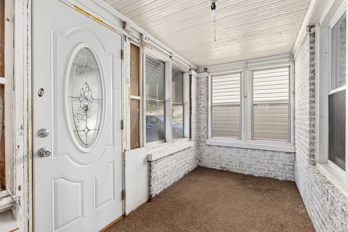 718 Warren Avenue, Rockdale, IL 60436